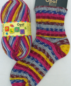 Opal Play 8821 Hide and Seek sock / glove knitting yarn