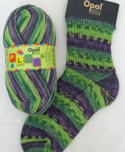 Opal Play 8822 Apple Bobbing sock / glove knitting yarn