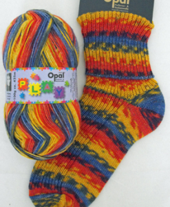 Opal Play 8825 Chase sock / glove knitting yarn
