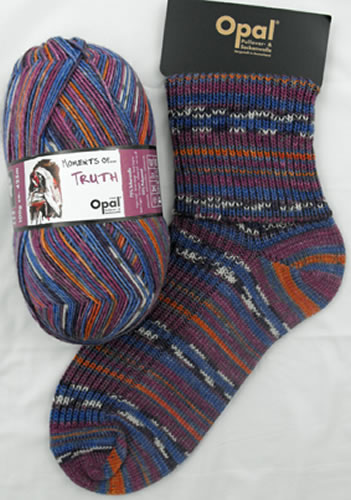 Opal Moments of 9085 Truth sock / glove knitting yarn